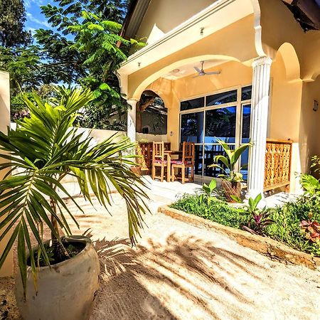 Hotel Mkadi Beach House Nungwi Zewnętrze zdjęcie