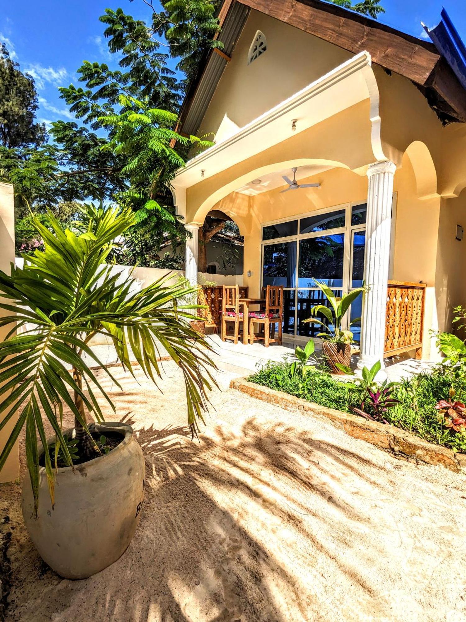 Hotel Mkadi Beach House Nungwi Zewnętrze zdjęcie