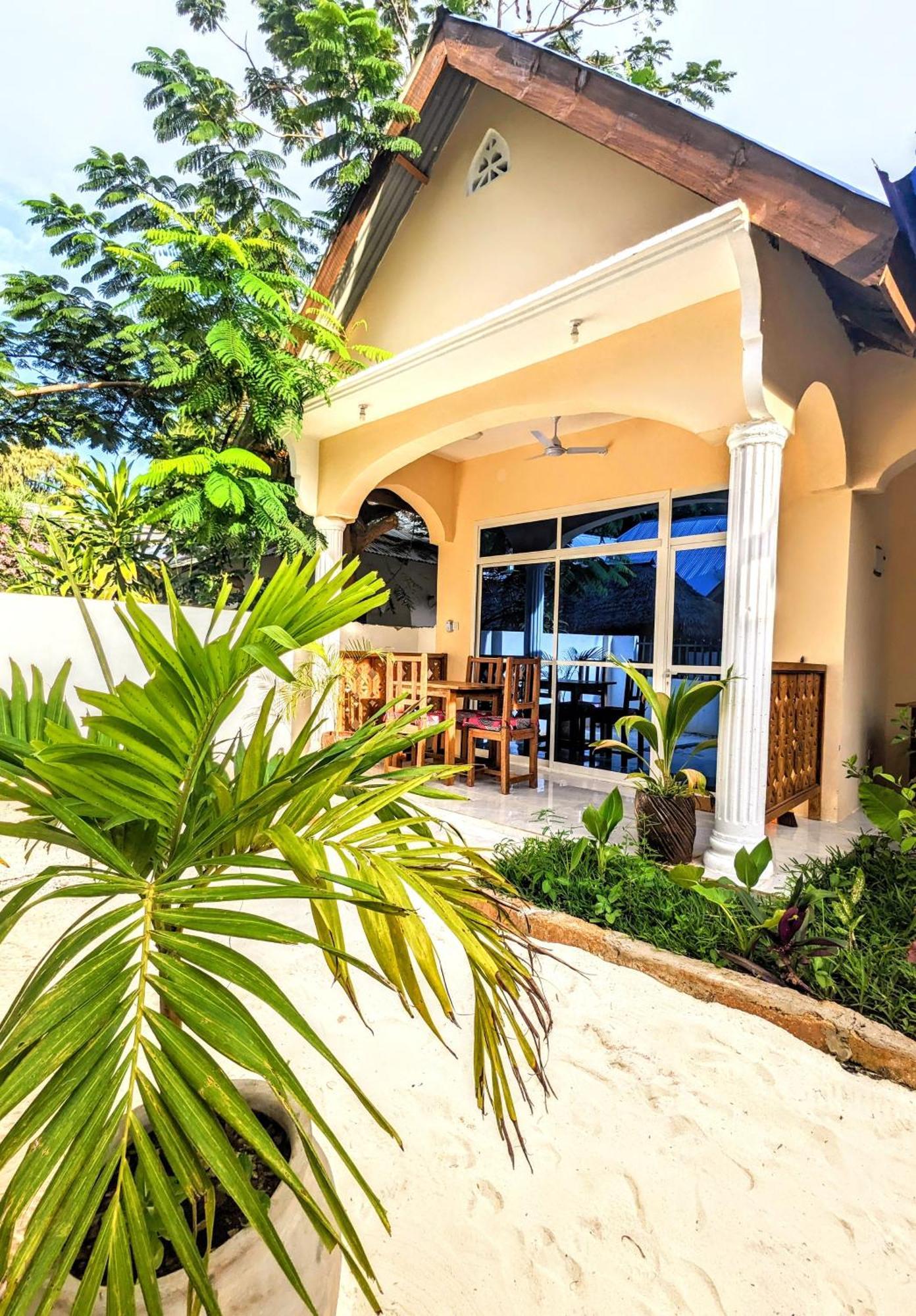 Hotel Mkadi Beach House Nungwi Zewnętrze zdjęcie